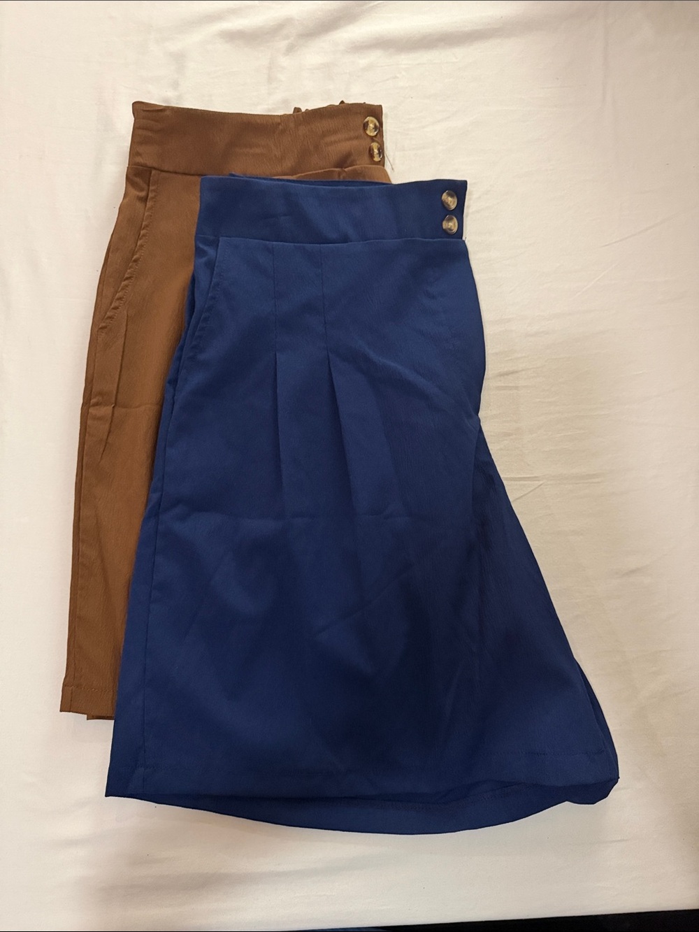 High-Rise Navy & Brown Pleated Women's Shorts